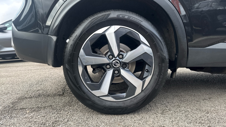 Nissan Qashqai 1.3 DiG-T MH Premiere Edition 5dr Petrol Hatchback